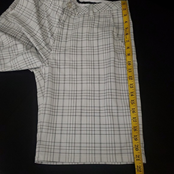 Travis Mathew Golf Shorts Mens 34 X 10 Ivory Check Polyester Blend Chino Sports - Picture 14 of 16